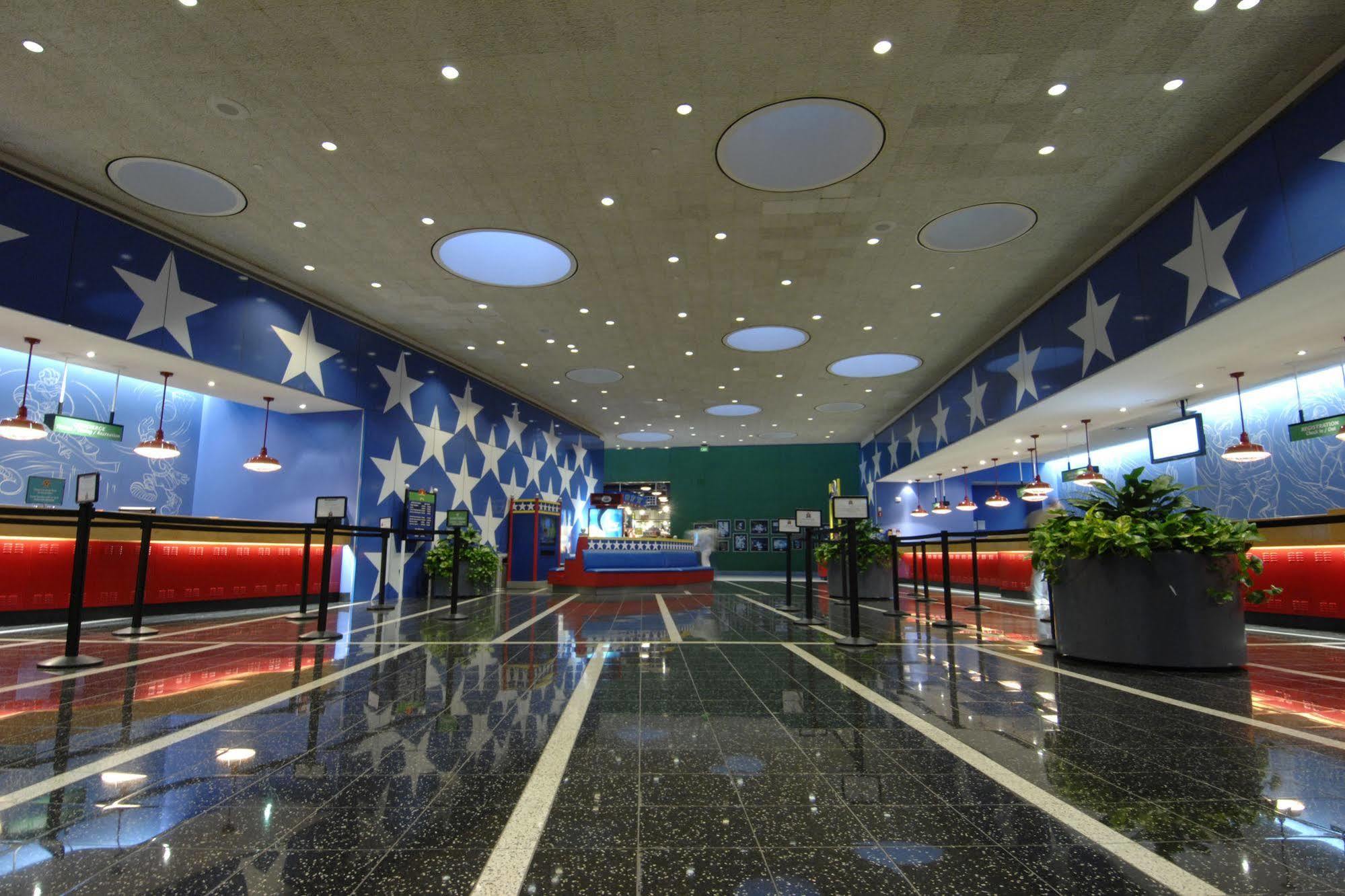 ดิสนีย์ ออล-สตาร์ สปอร์ต รีสอร์ต Hotel เลก บูเอนา วิสตา ภายนอก รูปภาพ